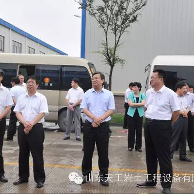 市、區(qū)領(lǐng)導(dǎo)到天工進(jìn)行觀摩指導(dǎo)
